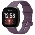 Fitbit Versa 3 klasszikus szilikon szíj mélylila színben