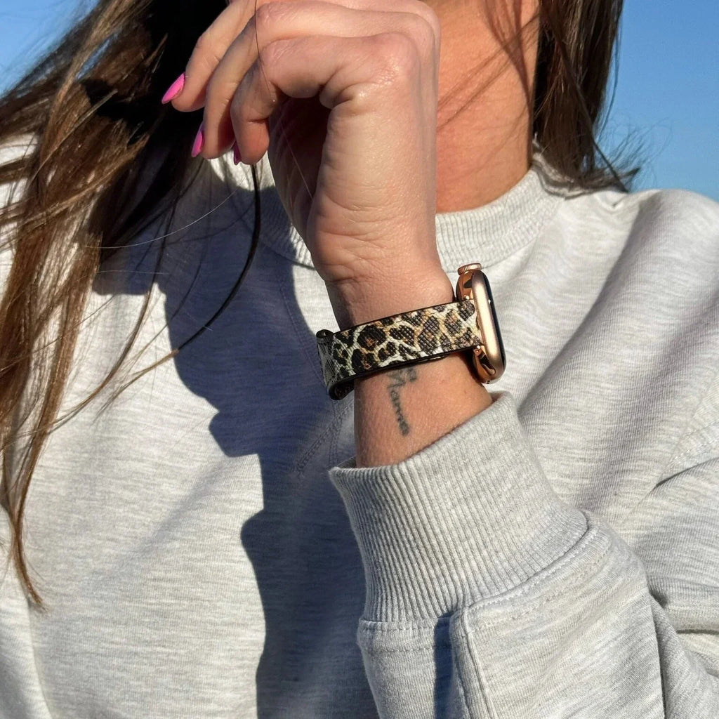 Apple Watch leopárdmintás bőrszíj cserepánt