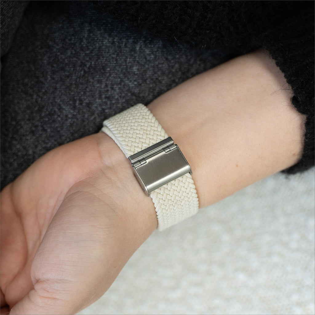 Apple Watch fonott szíj csillagfény színű kiadásban