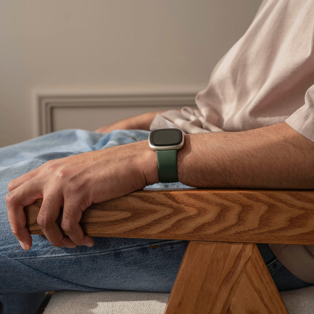 Fitbit Versa 3 szilikon szíj klasszikus sötétzöldben