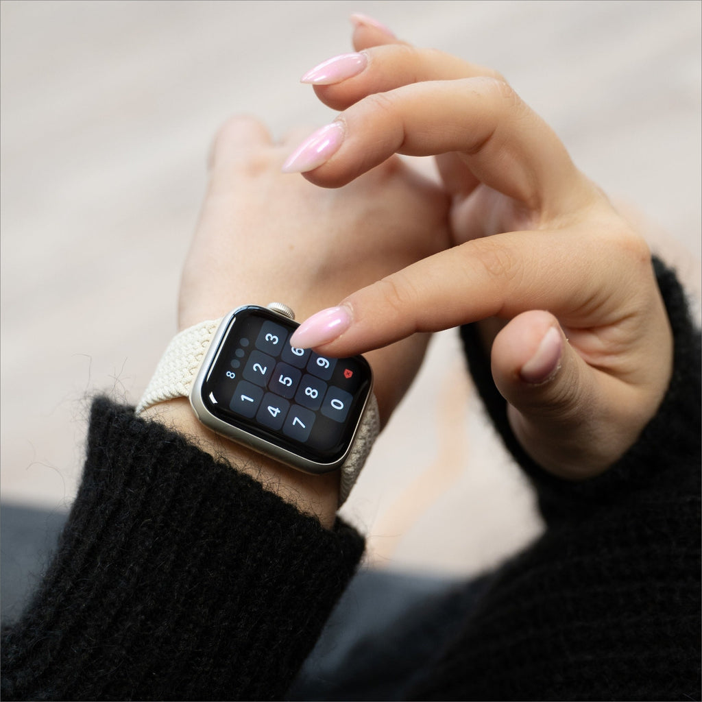 Apple Watch fonott szíj csillagfény színű kiadásban