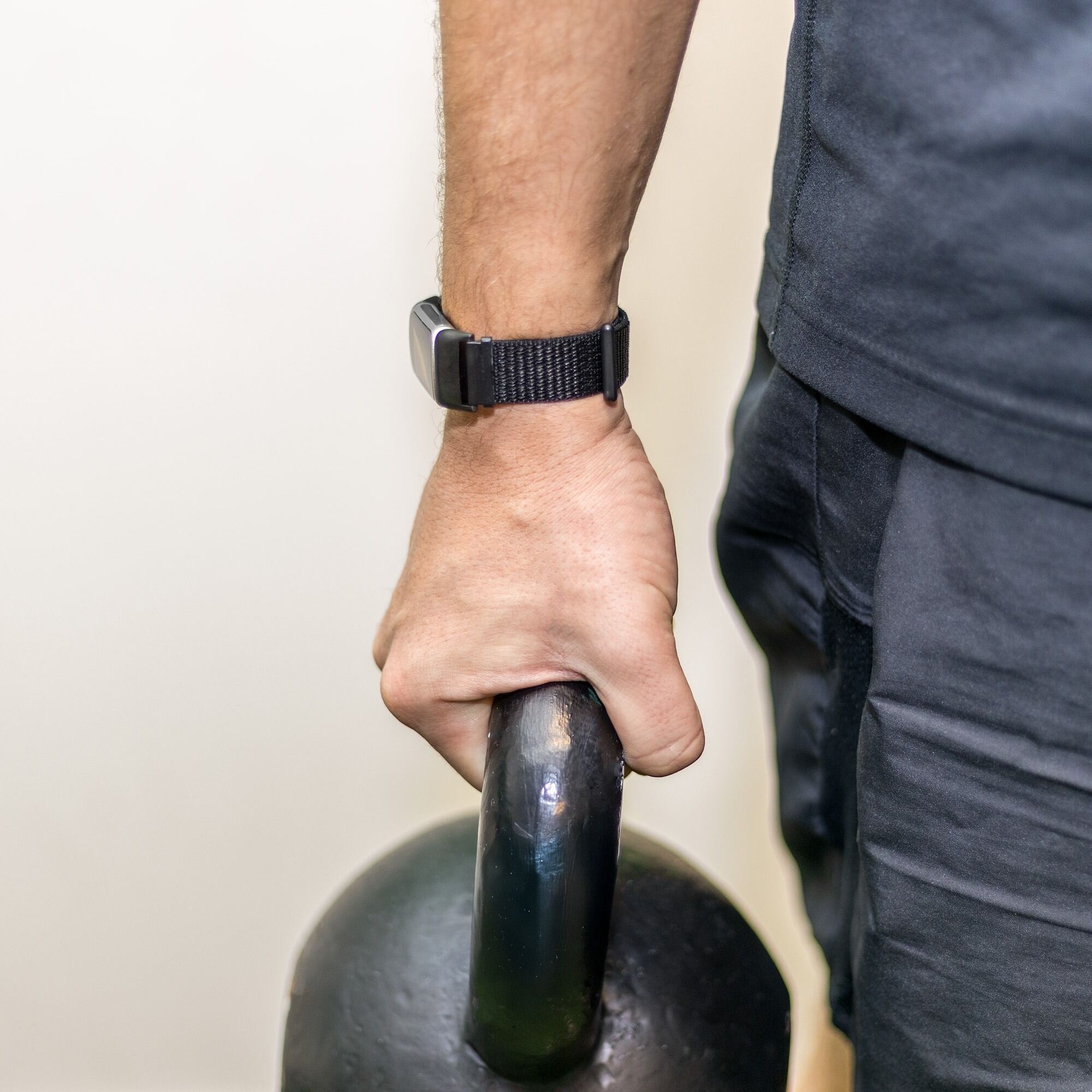 Fitbit Charge 5 fekete nejlon szíj csere karpánt