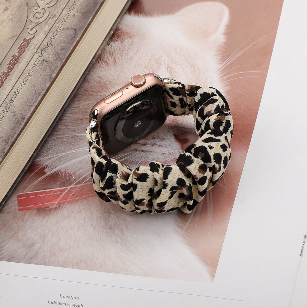 Apple Watch Scrunchie szíj leopárdmintás kiegészítő