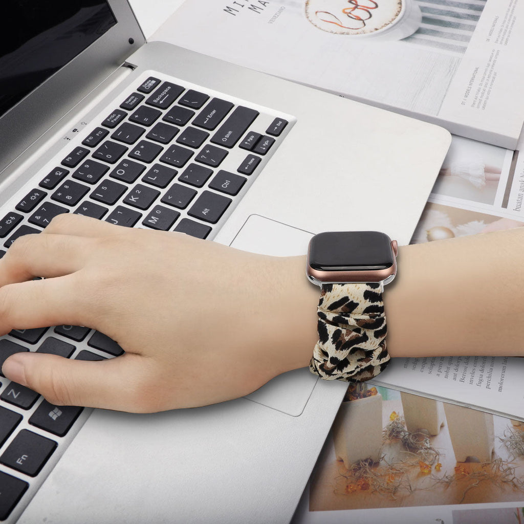 Apple Watch Scrunchie szíj leopárdmintás kiegészítő