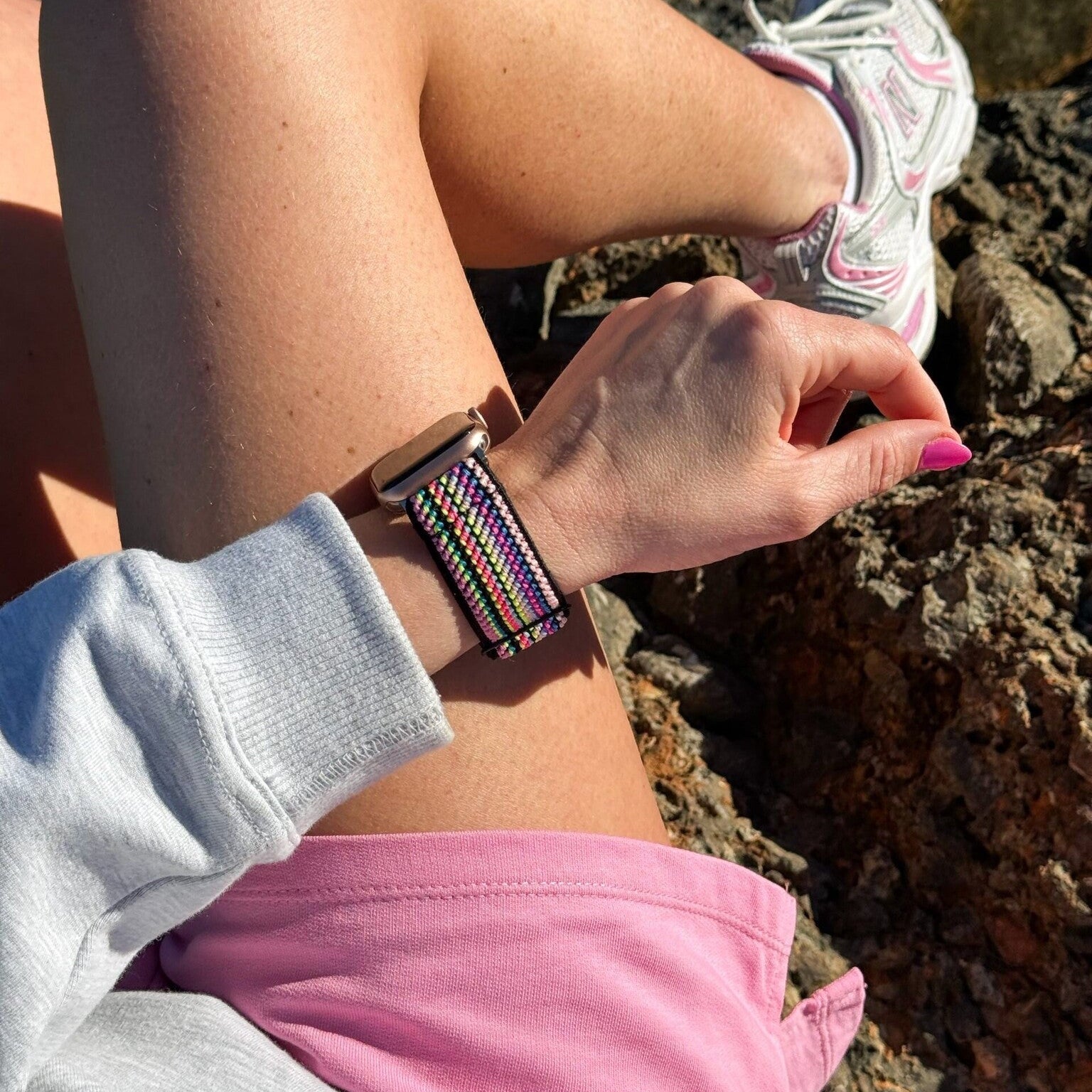 Rugalmas szíj Apple Watch-hoz színes csíkokkal