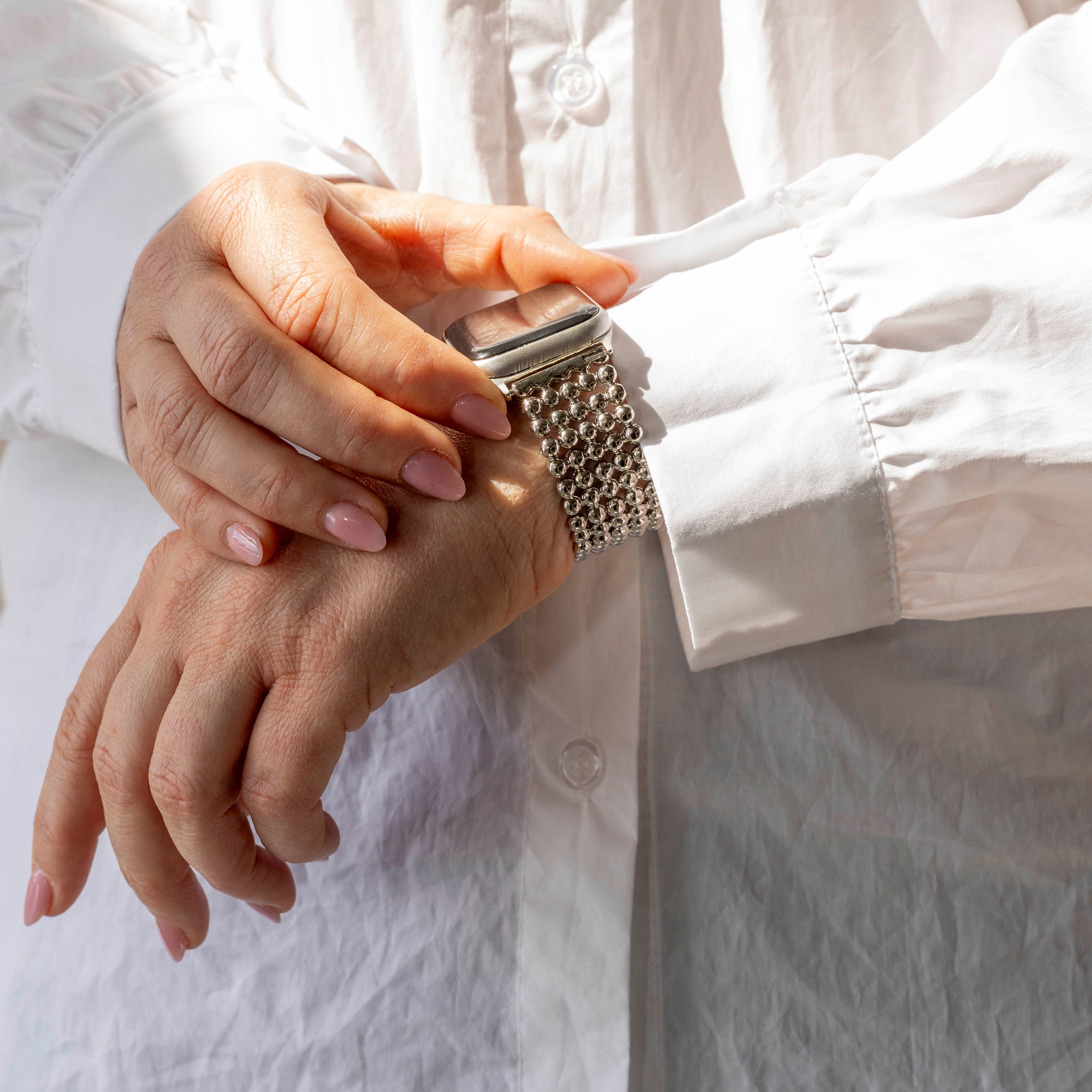 Apple Watch gyöngyözött acél karkötő ezüst kivitelben