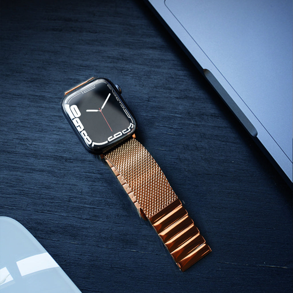 Apple Watch acél és milánói szíj rózsaarany kivitelben