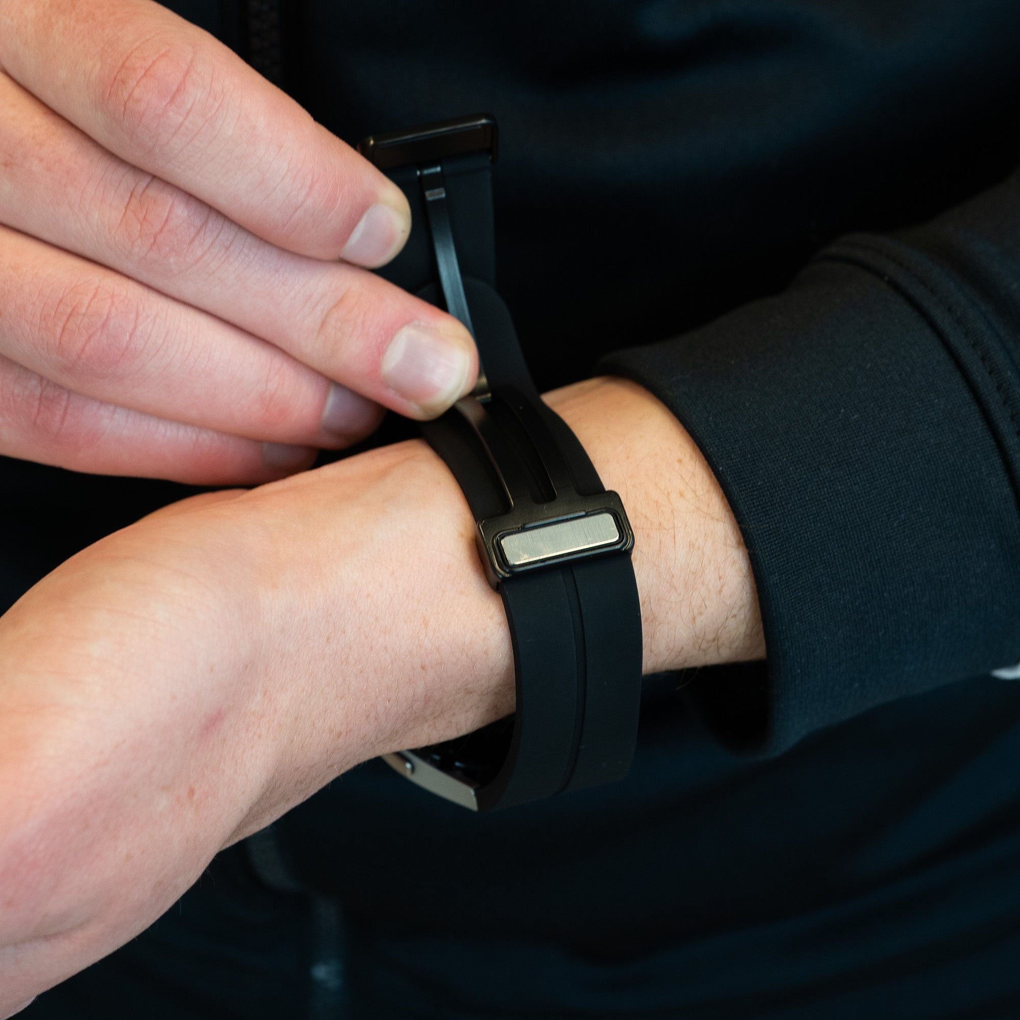 Bandz Samsung Galaxy Watch 5 Pro szilikon szíj D-csat fekete