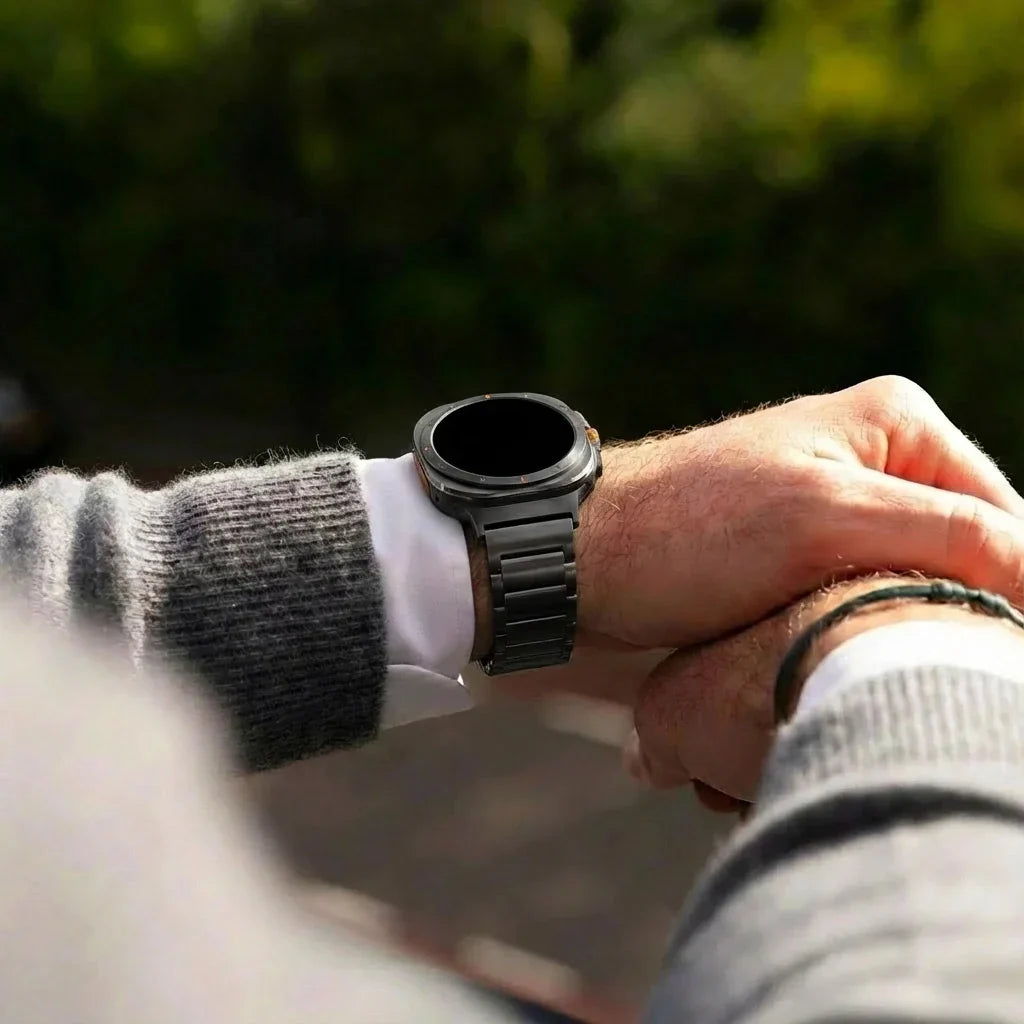 Bandz Samsung Galaxy Watch Ultra titán szíj klasszikus grafit