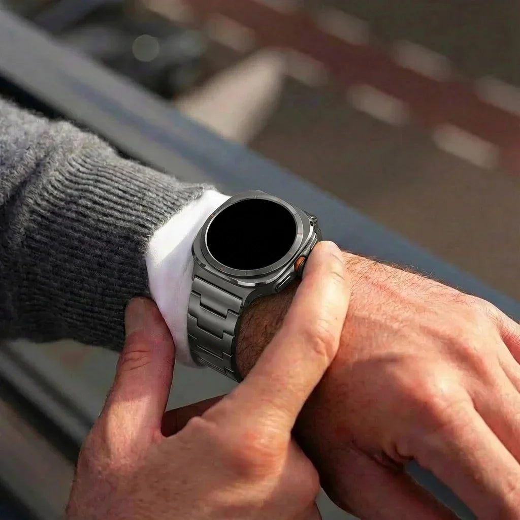 Bandz Samsung Galaxy Watch Ultra titán szíj klasszikus grafit