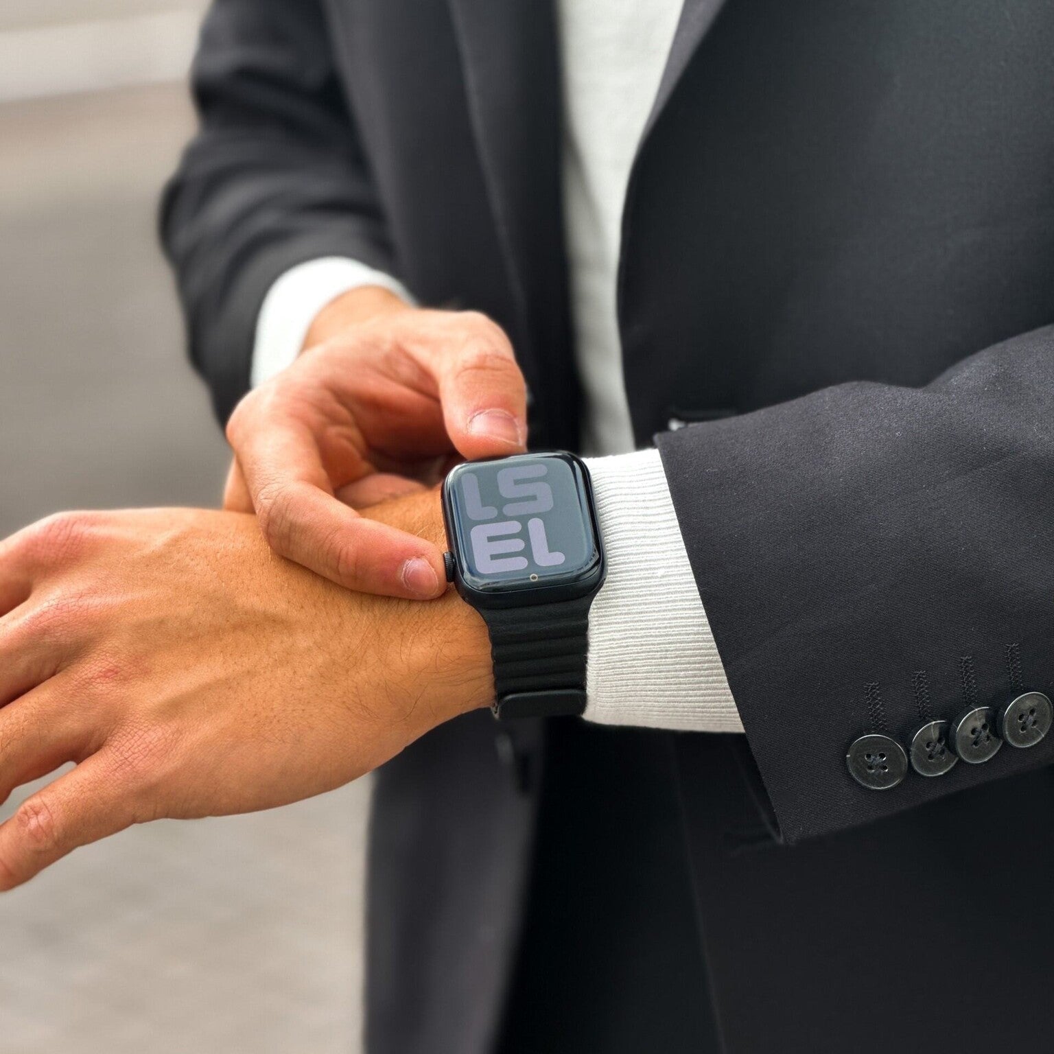 Apple Watch mágneses szilikon szíj fekete kivitelben