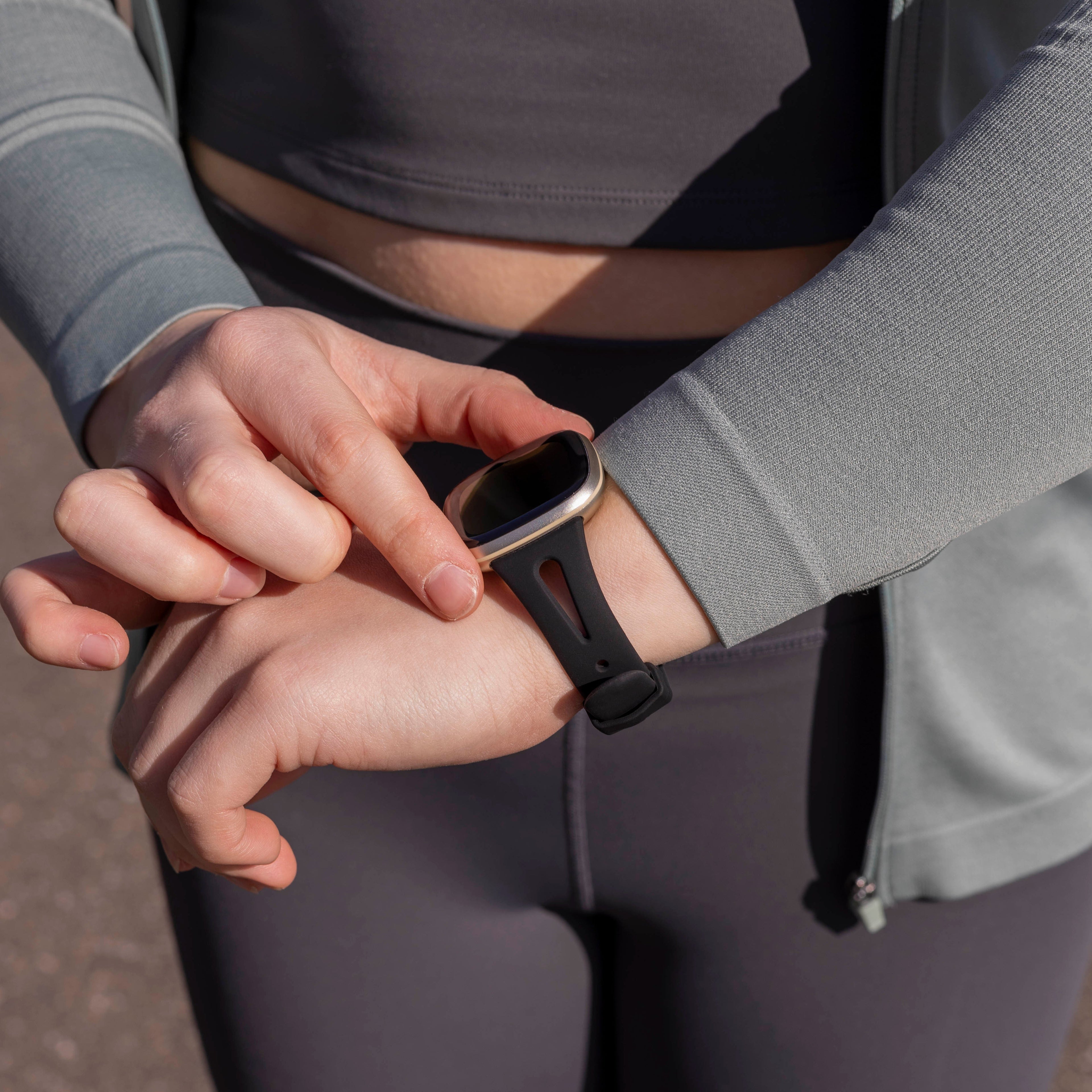 Fekete Fitbit Versa 3 luxus szilikon szíjas karpánt