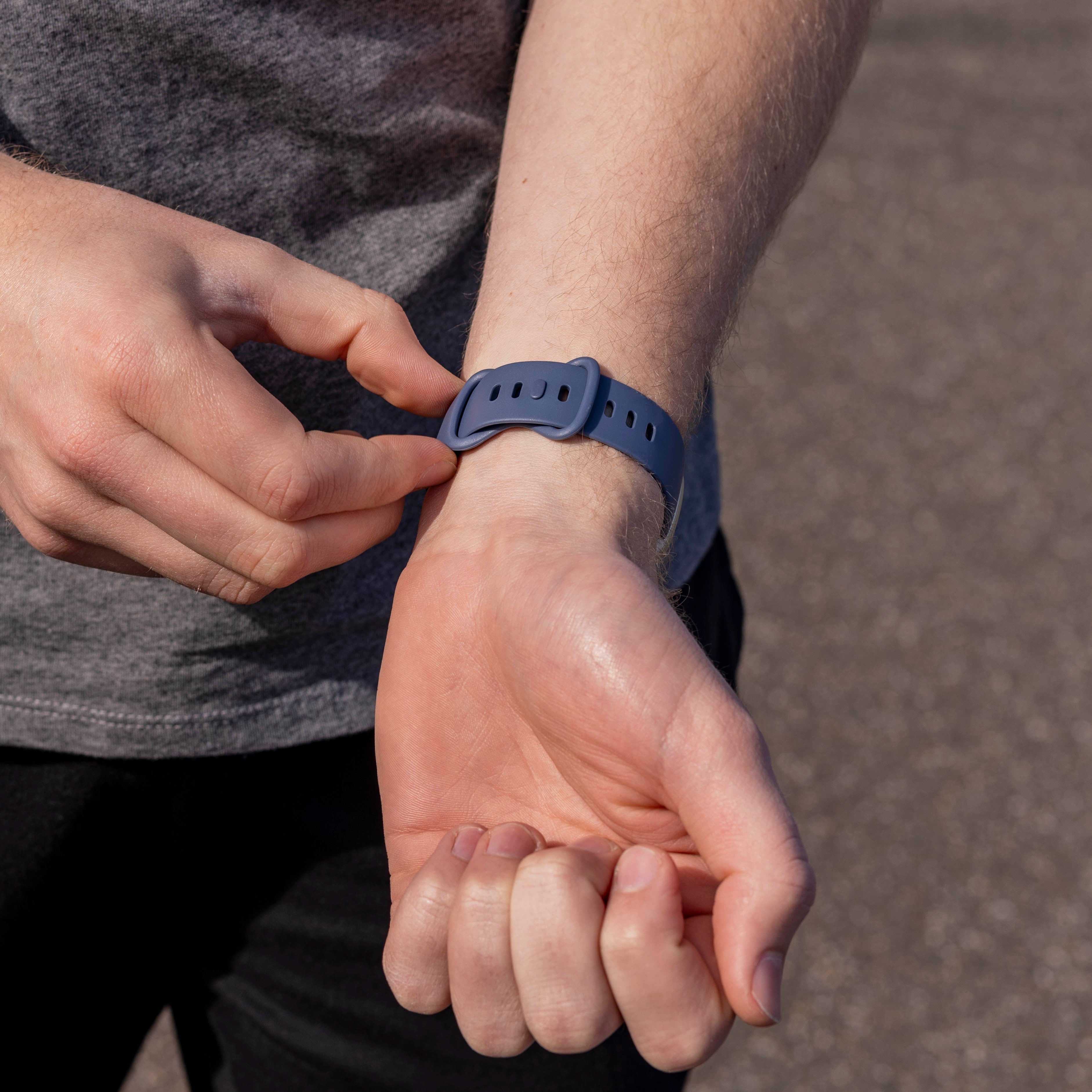 Klasszikus szilikon szíj Fitbit Versa 3-hoz, szürke-kék