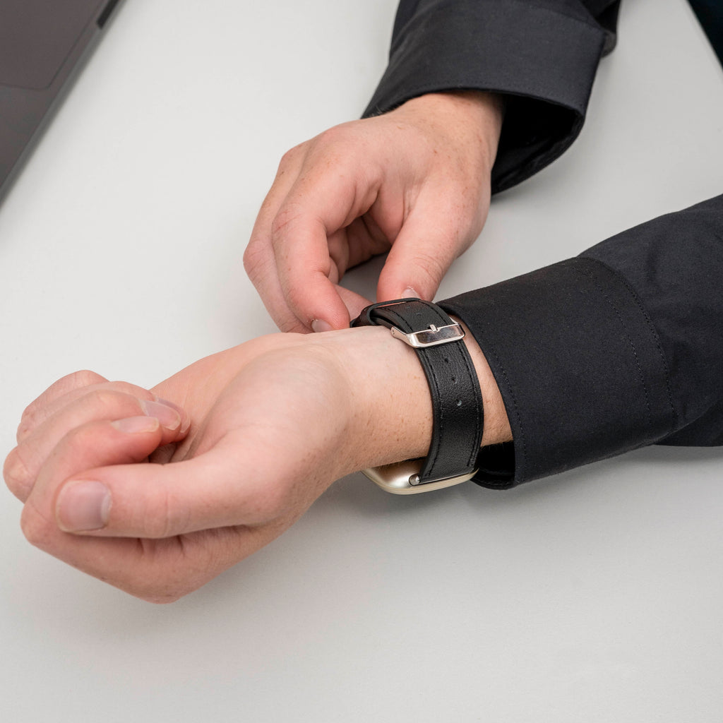 Fitbit Versa 3 bőrszíj, sima fekete cserepánt