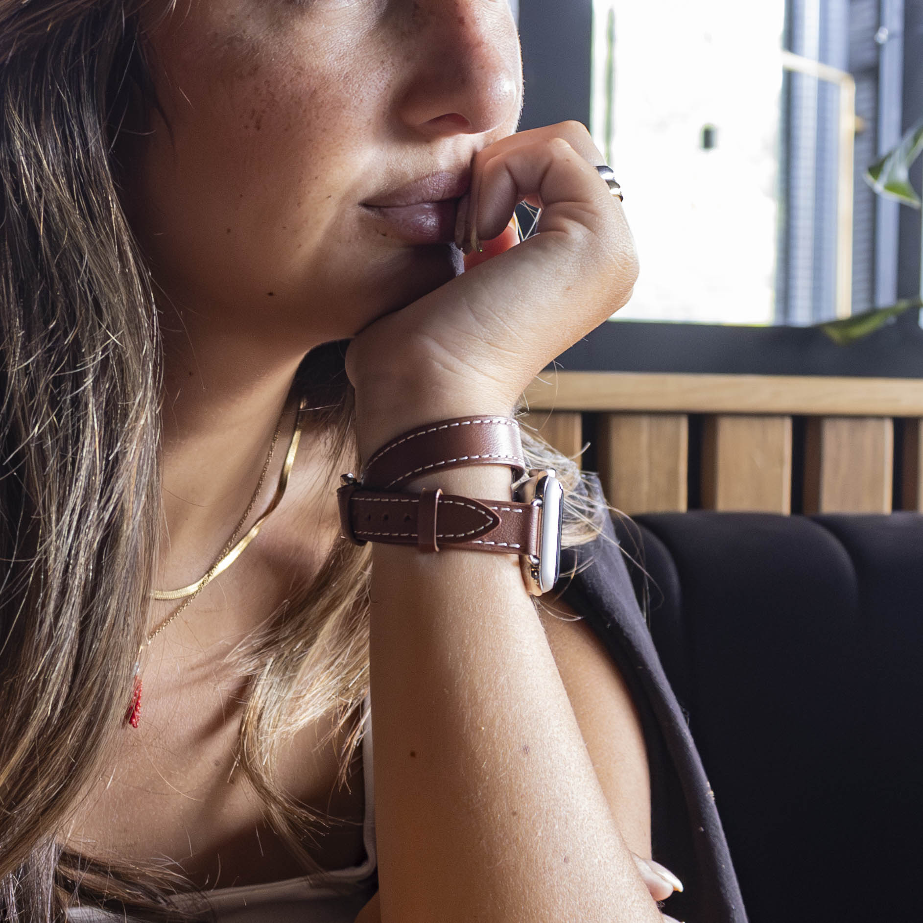 Apple Watch bőrszíj dupla körben, gazdag barna színben