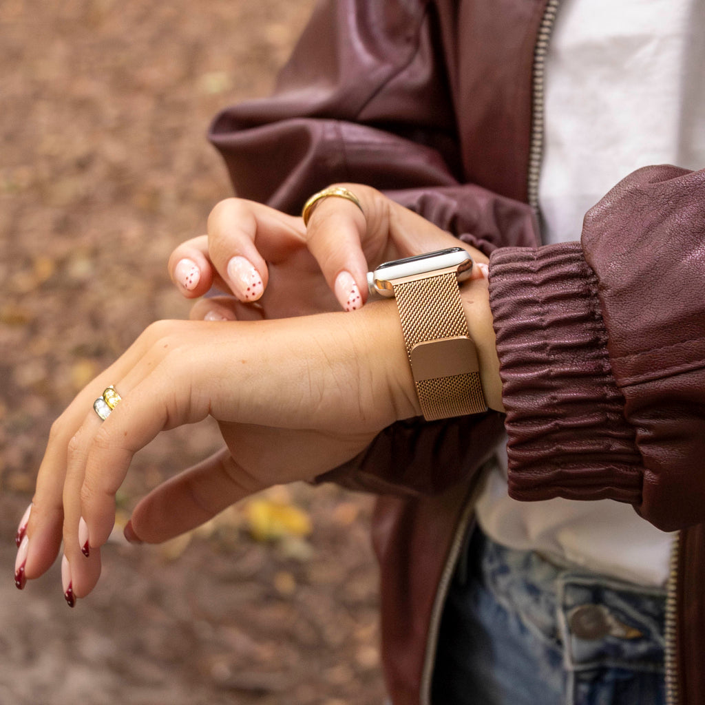 Klasszikus Apple Watch milánói szíj rózsaarany kivitelben