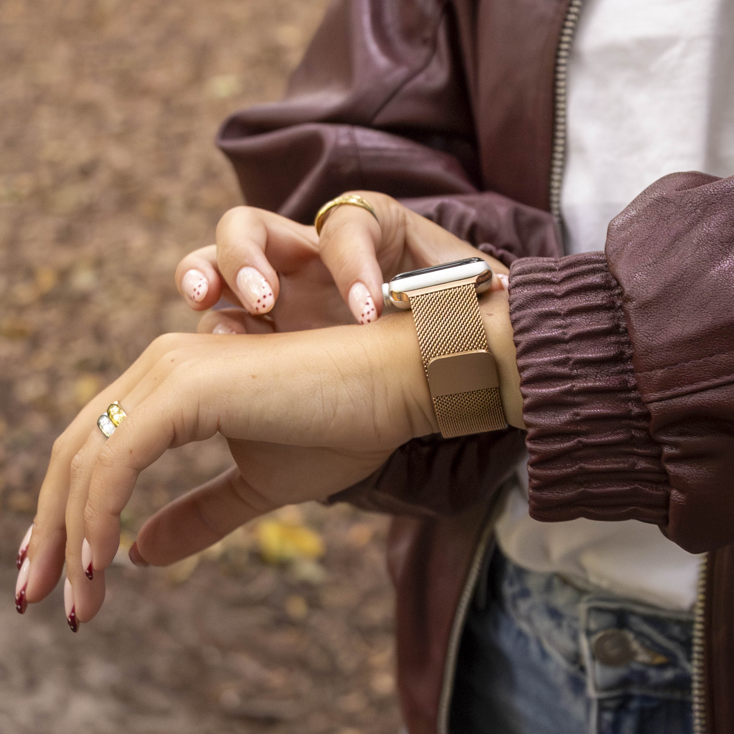 Klasszikus Apple Watch milánói szíj rózsaarany kivitelben