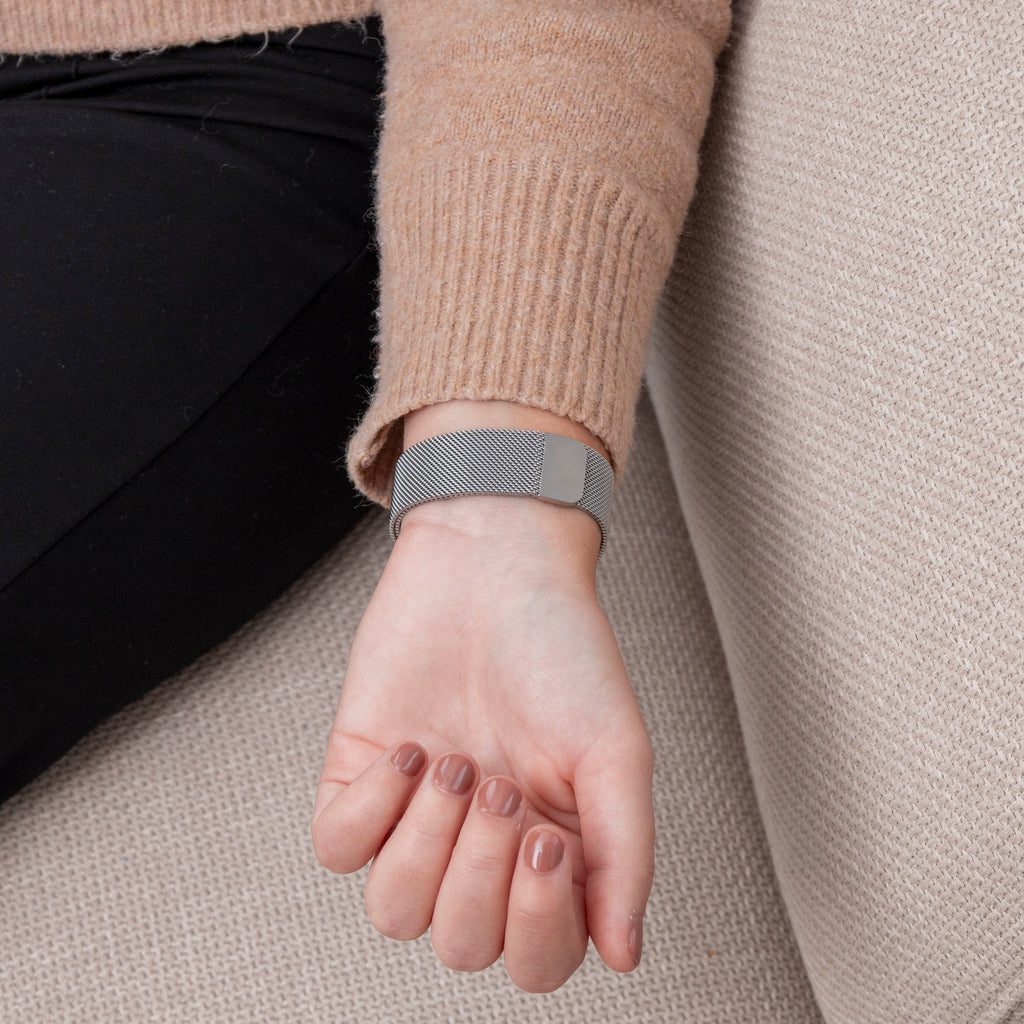 Fitbit Inspire 3 Milanese szíj Ezüst kivitelű kiadás