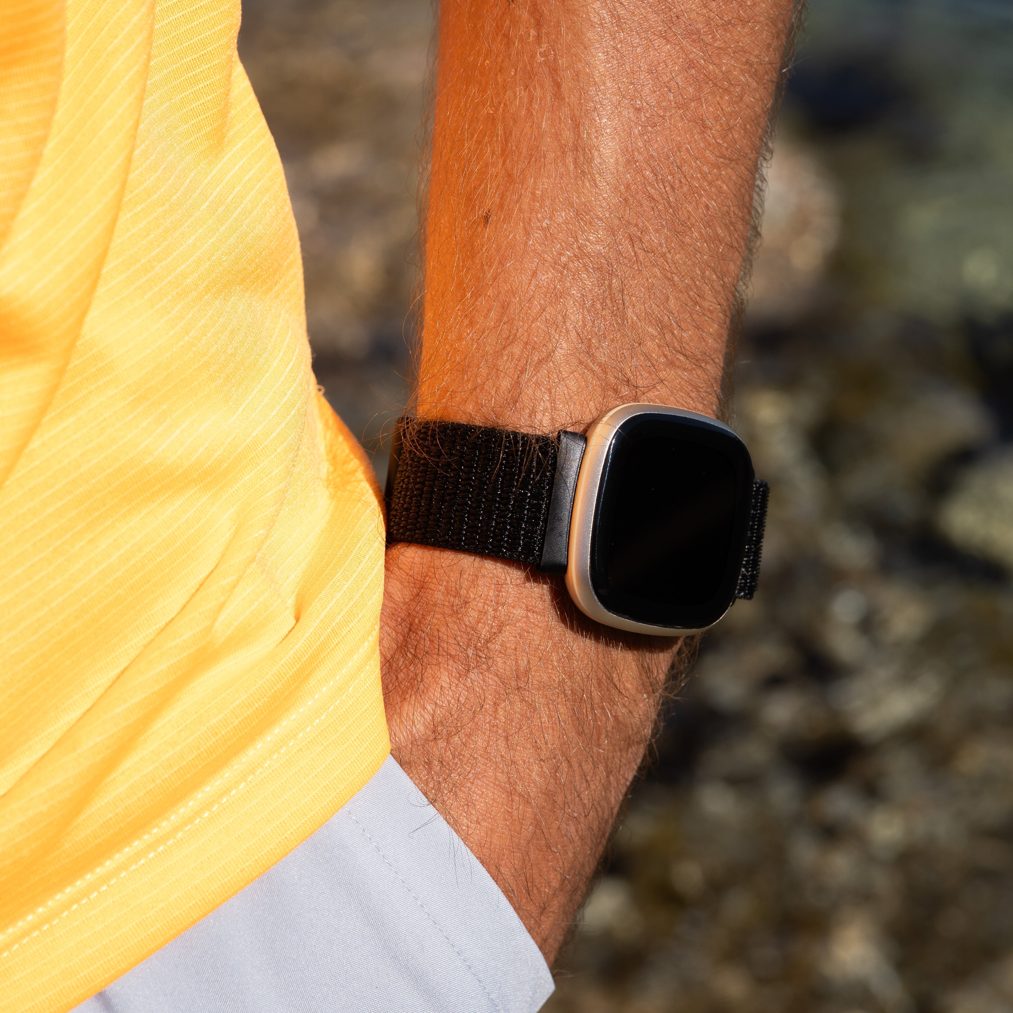 Fekete nejlon szíj Fitbit Versa 3 okosóra szíjhoz