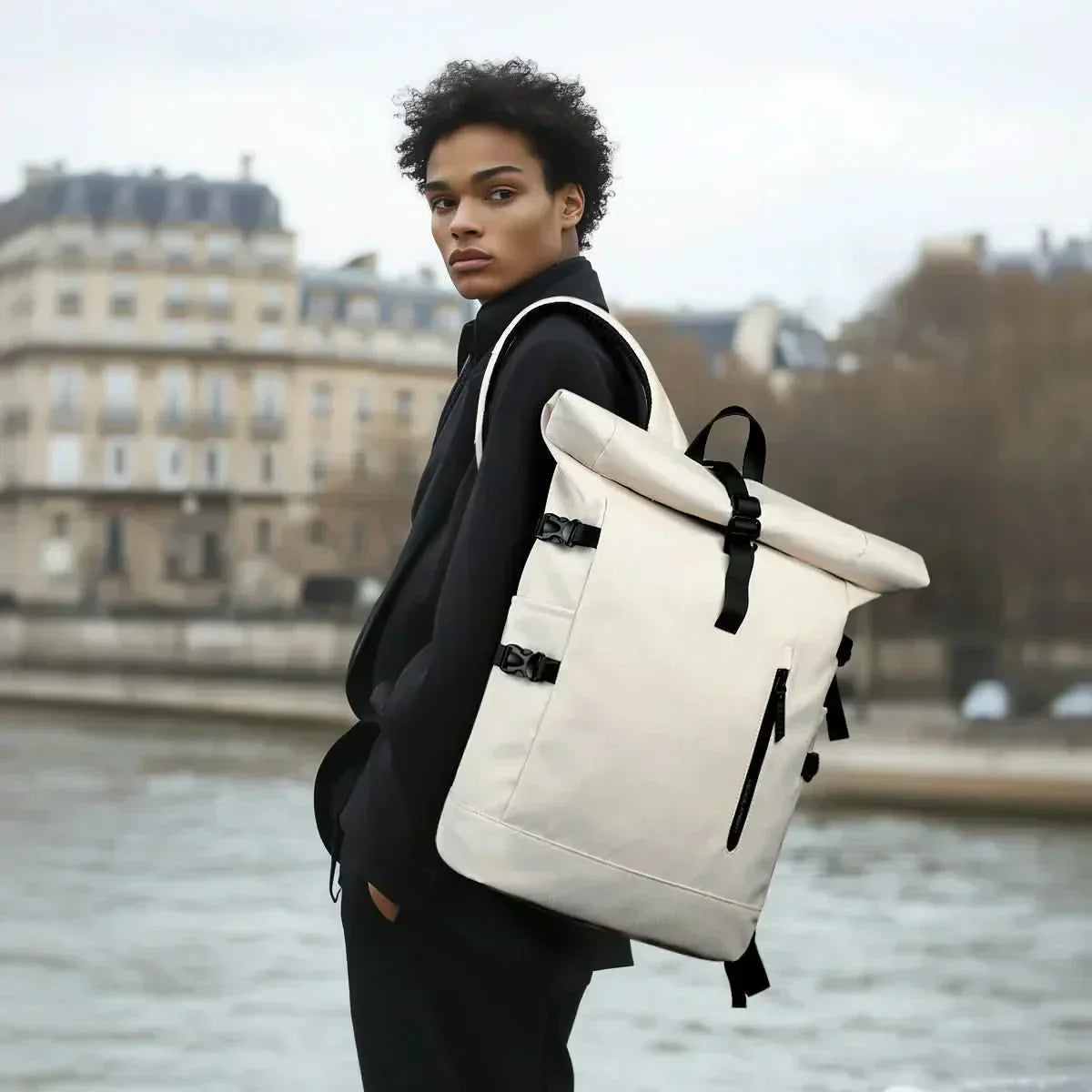 AeroTrail bővíthető rolltop hátizsák laptoprekesszel ingázóknak