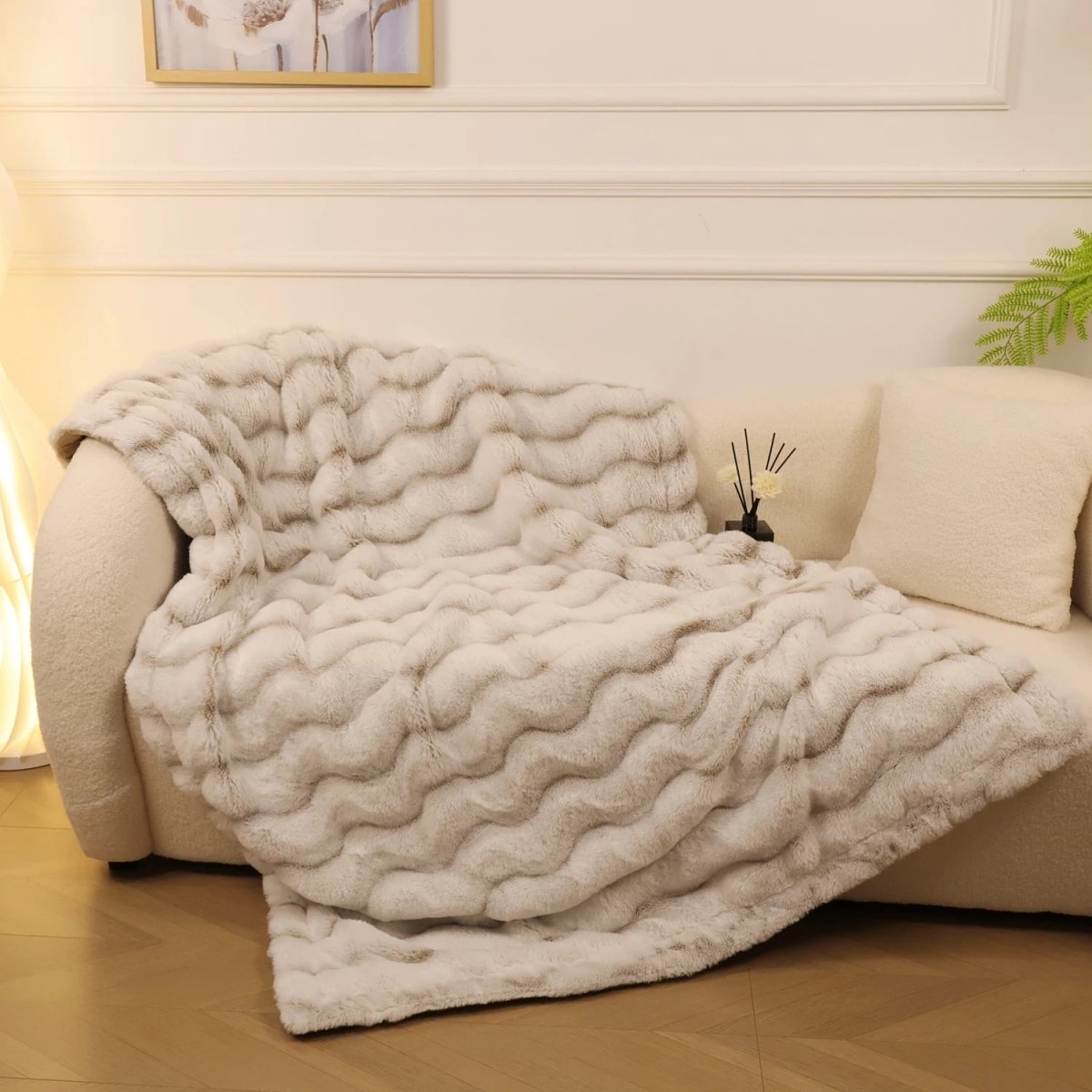 CozyNest kétoldalas műnyúl gyapjú takaró a kényelmes otthonért