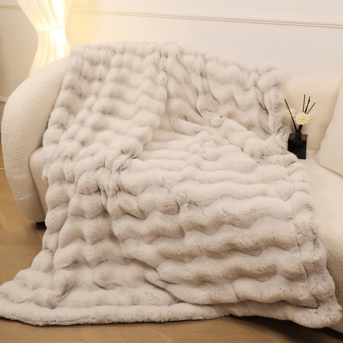 CozyNest kétoldalas műnyúl gyapjú takaró a kényelmes otthonért