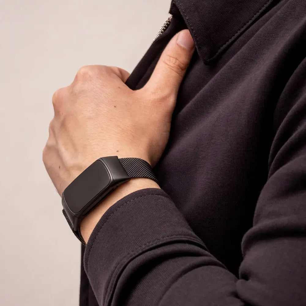 Fitbit Charge 5 Milanese szíj Fekete kiadás karkötő