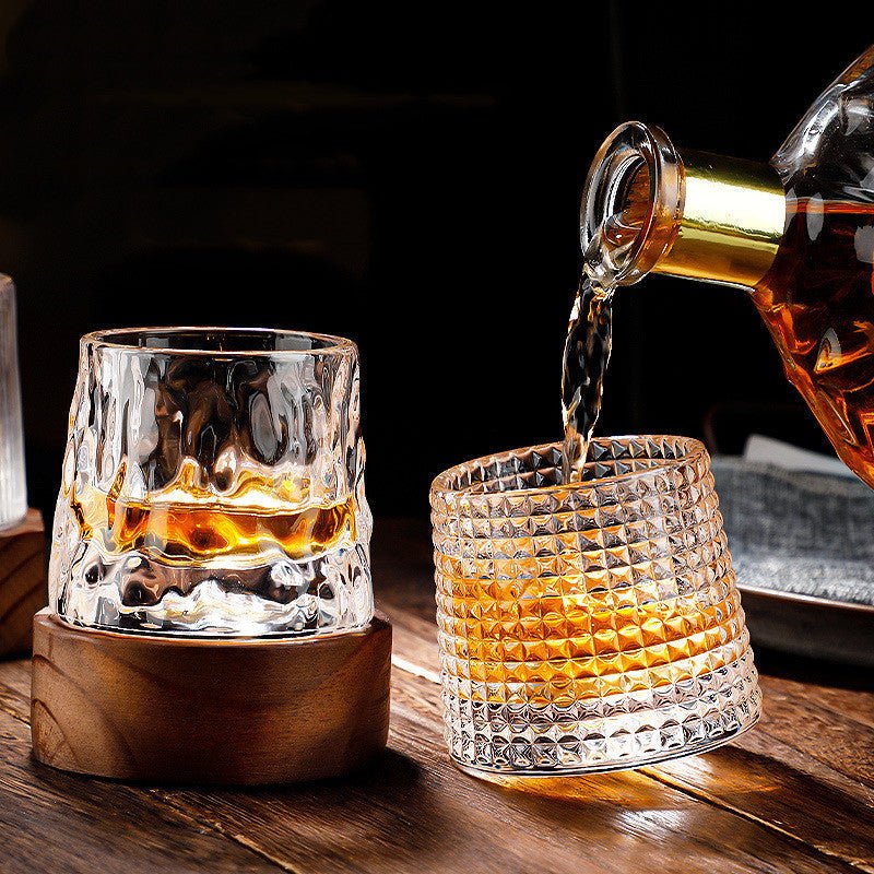 AeroSpin forgó whiskey poharak ínyenceknek az aromák és az oxigénellátás fokozására