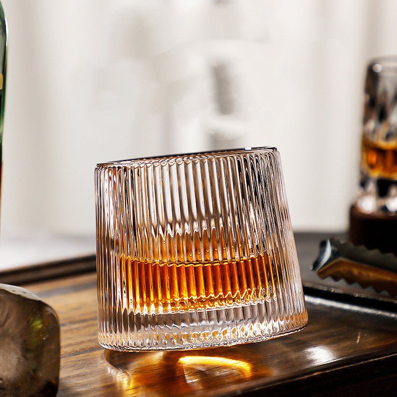 AeroSpin forgó whiskey poharak ínyenceknek az aromák és az oxigénellátás fokozására