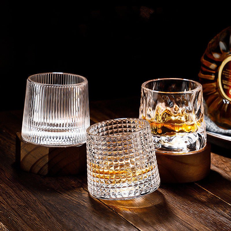 AeroSpin forgó whiskey poharak ínyenceknek az aromák és az oxigénellátás fokozására