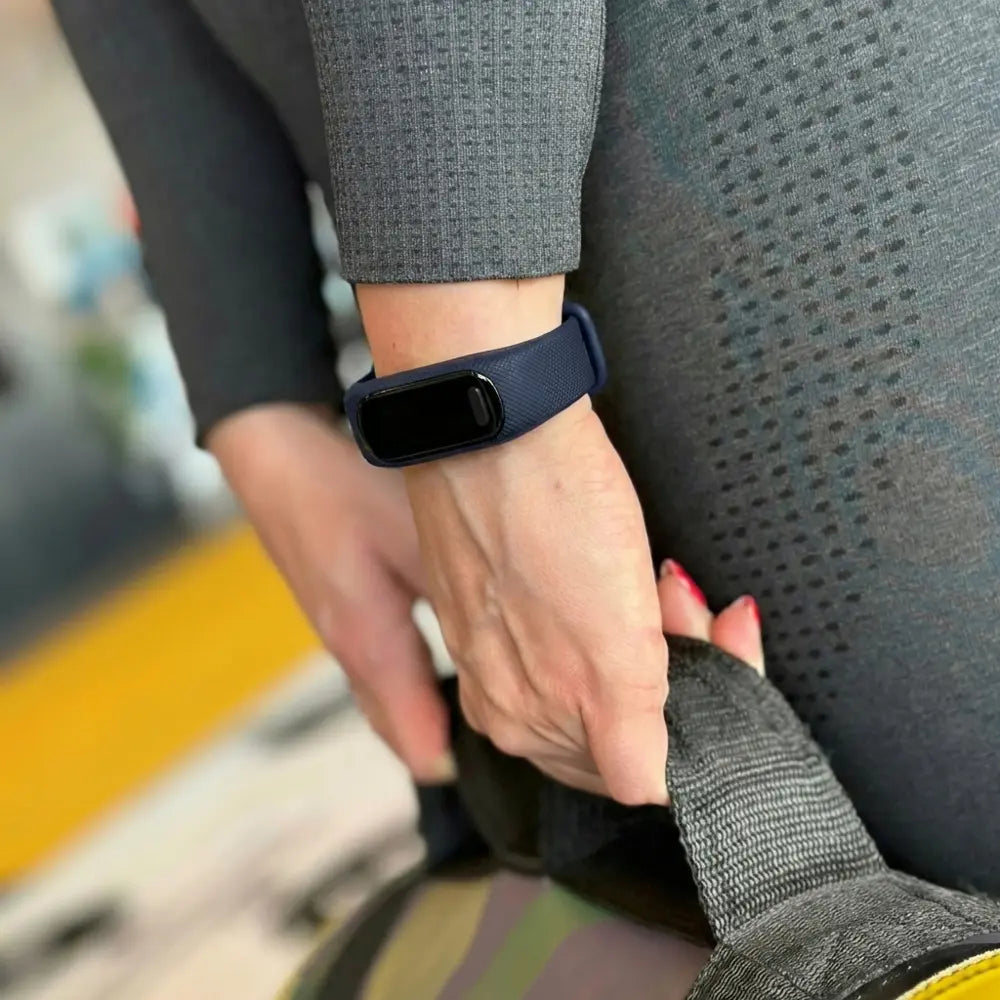 Garmin Vivosmart 5 szilikon szíj sötétkék színben