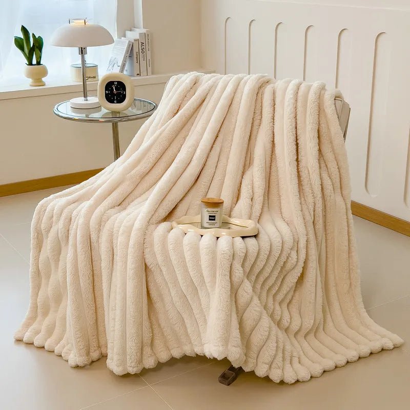 CozyNest szintetikus nyúlszőr ölelkező takaró kanapéra és ágyra, puha melegség