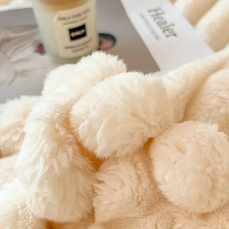 CozyNest szintetikus nyúlszőr ölelkező takaró kanapéra és ágyra, puha melegség
