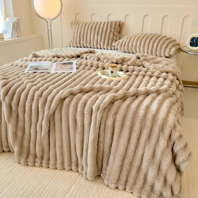 CozyNest szintetikus nyúlszőr ölelkező takaró kanapéra és ágyra, puha melegség