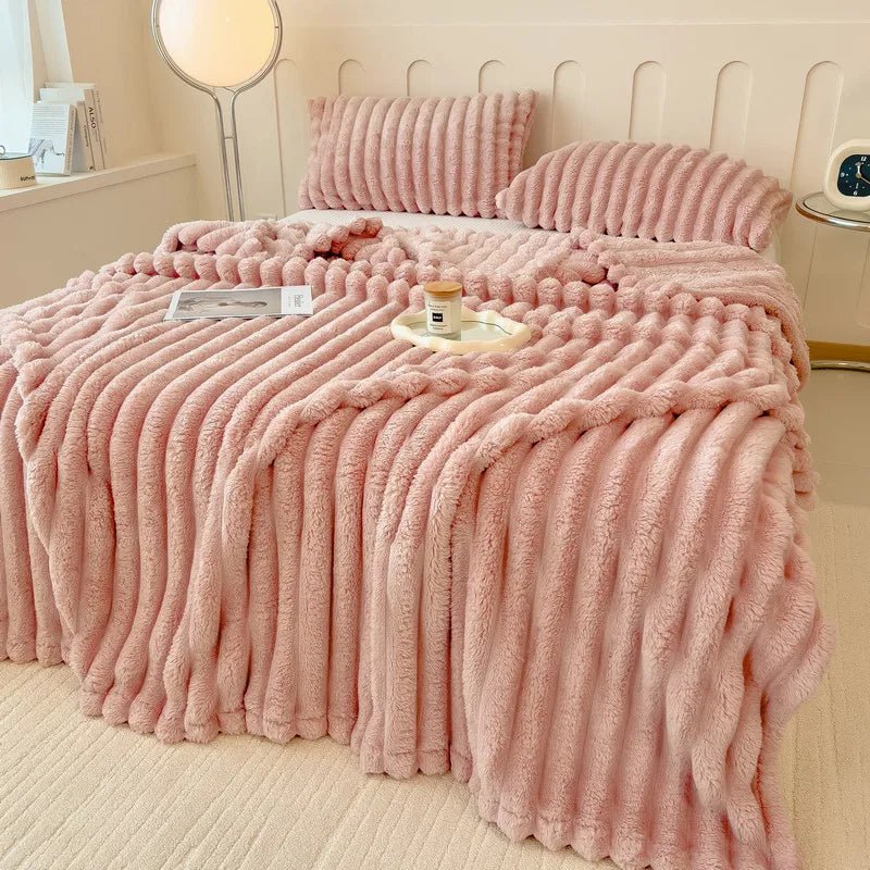 CozyNest szintetikus nyúlszőr ölelkező takaró kanapéra és ágyra, puha melegség