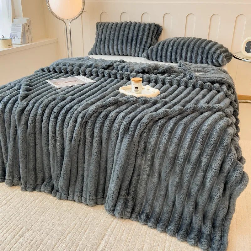 CozyNest szintetikus nyúlszőr ölelkező takaró kanapéra és ágyra, puha melegség