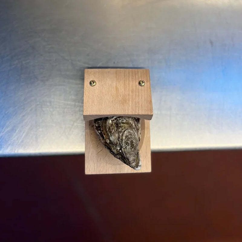 GripSafe dřevěná rukojeť na otvírání ústřic se stabilní základnou