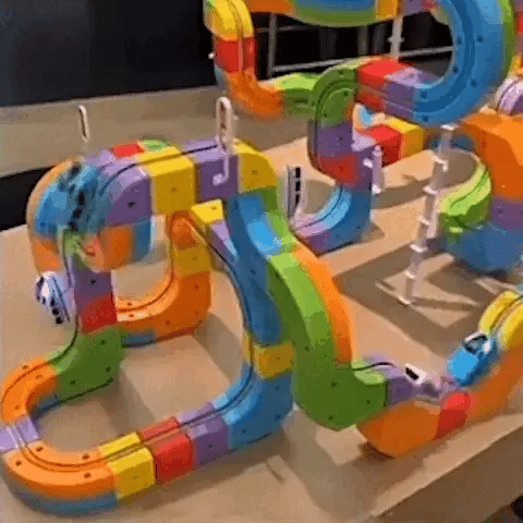 TrackForge 3D 鉄道建設キット 子供用 充電式機関車付き
