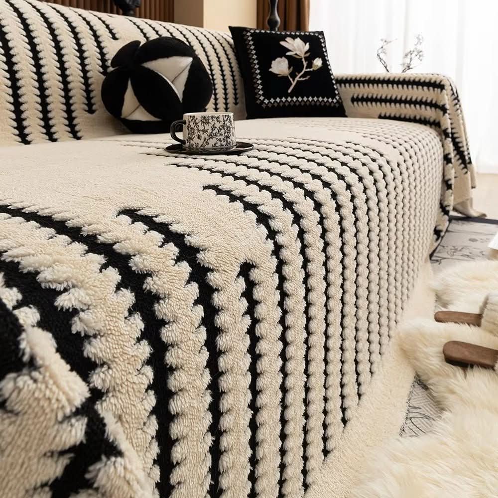 CozyNest plüss kanapéhuzat csúszásgátló hátoldallal állatbarátoknak