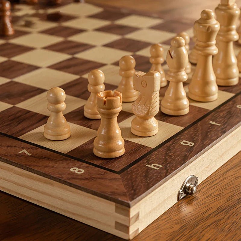 VoyageChess コンパクト マグネット式 木製チェスボード 携帯に便利で楽しい