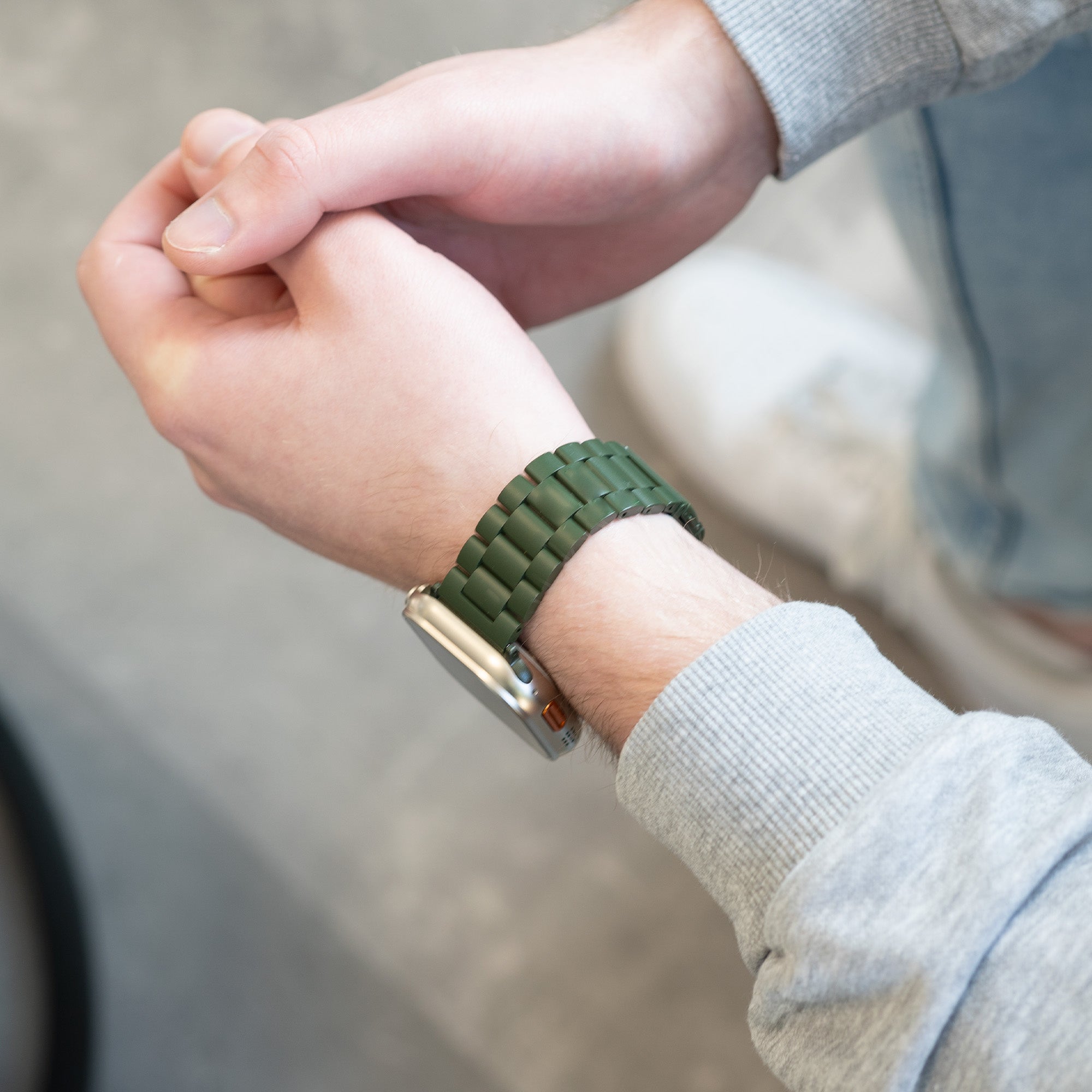 Apple Watch acél szíj sötétzöld színben Apple Watch-hoz