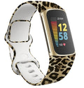 Szerencsés leopárdmintás Fitbit Charge 5 szíj csuklóra viselhető eszközhöz