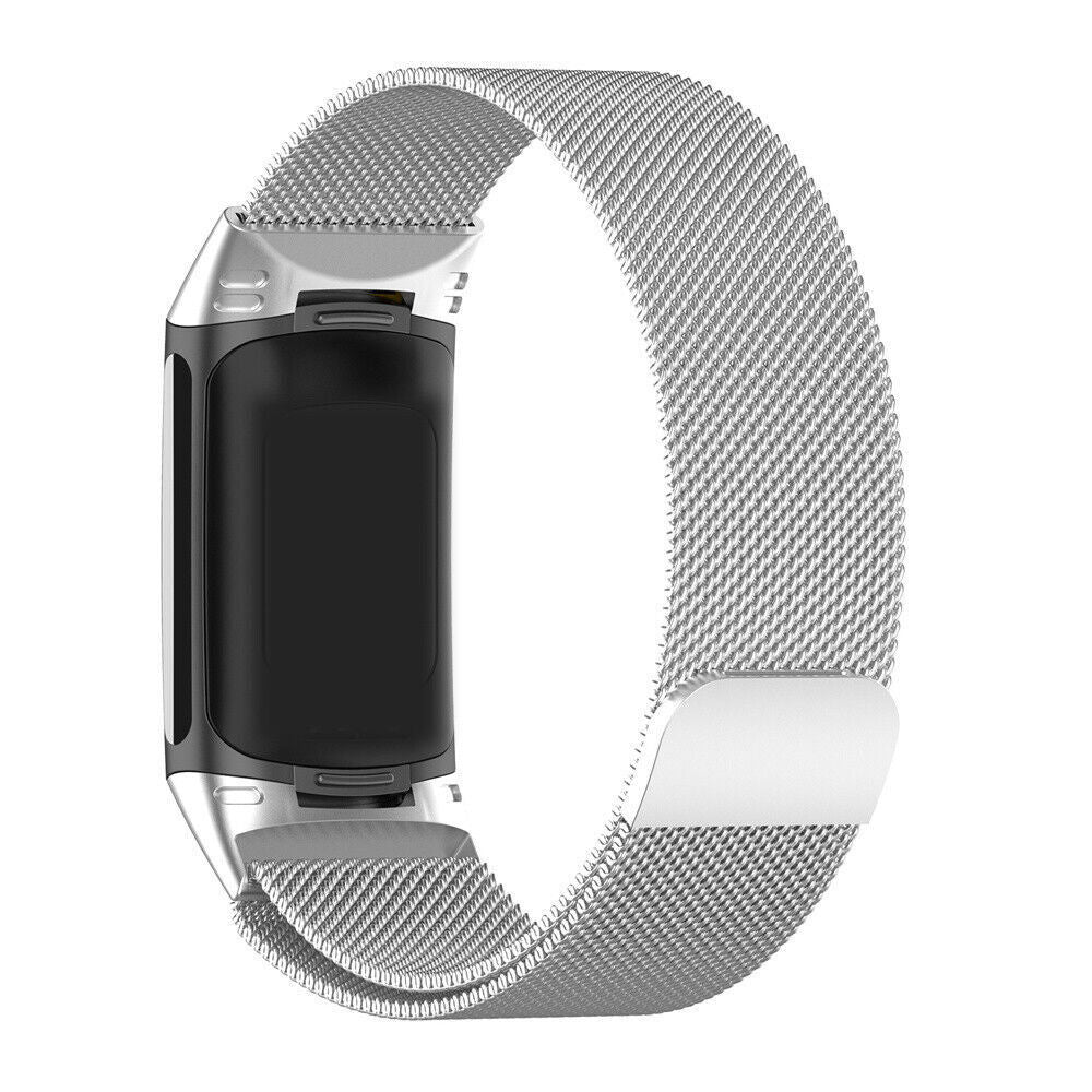 Fitbit Charge 6 ezüstszínű milánói szíj mindennapi viselethez