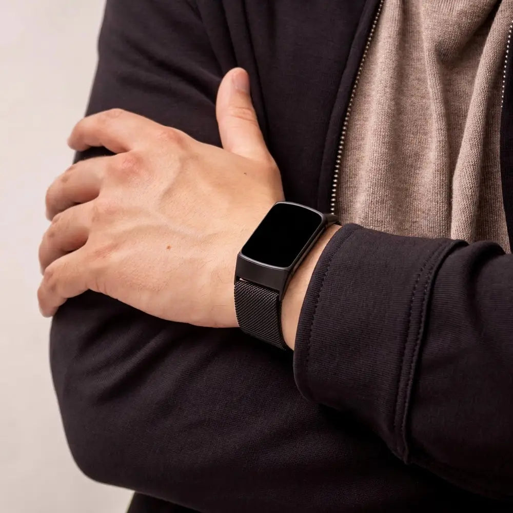 Fekete milánói szíj Fitbit Charge 6 óraszíjhoz
