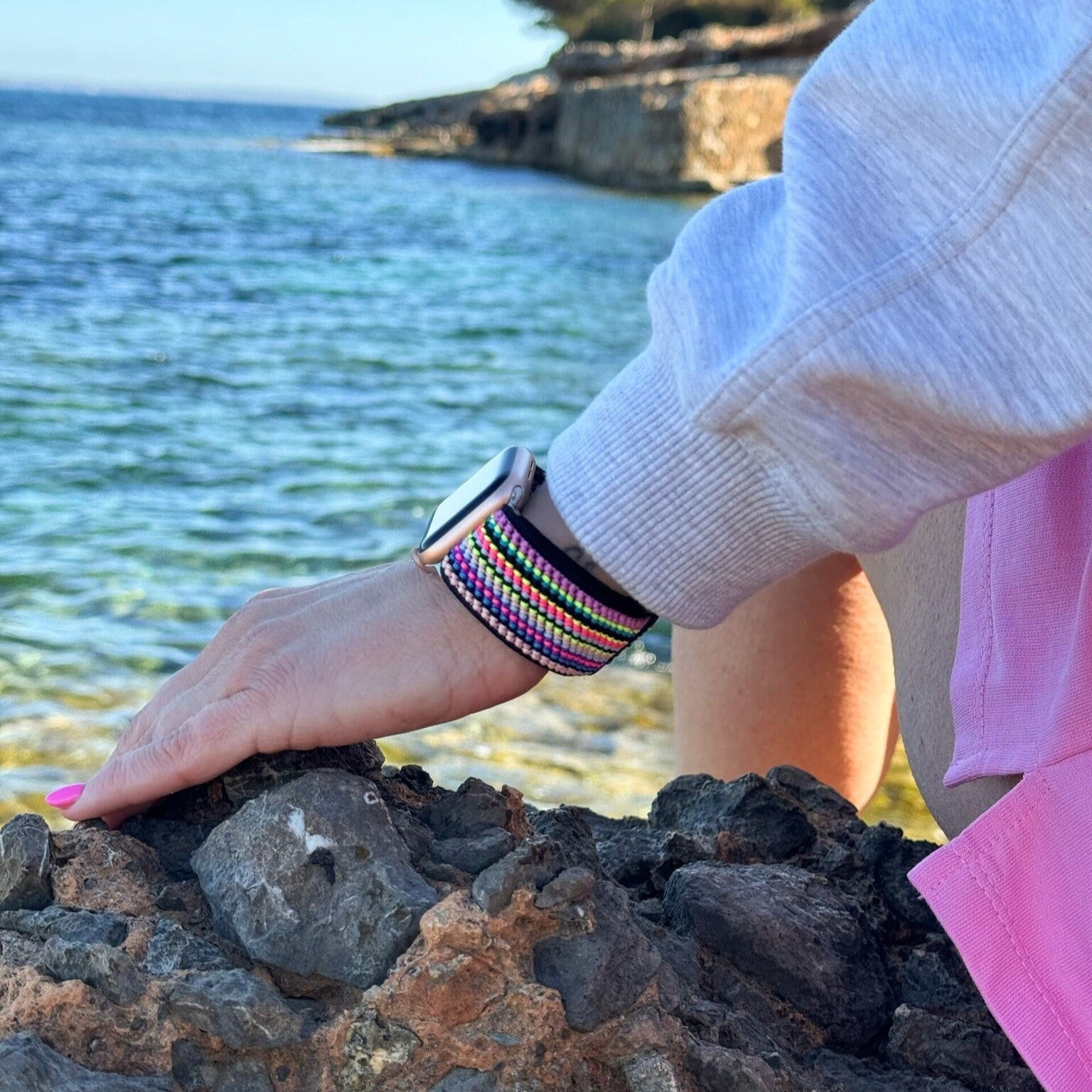 Rugalmas szíj Apple Watch-hoz színes csíkokkal