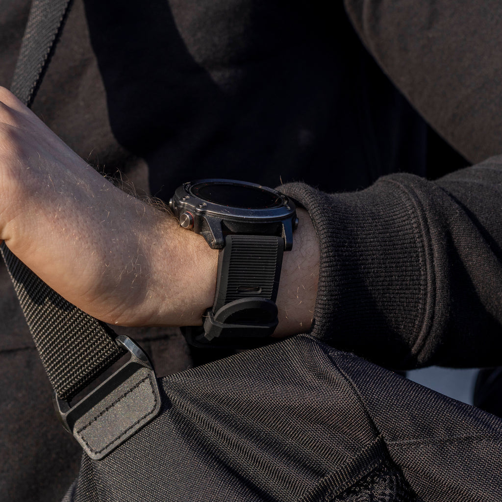 Garmin Fenix 5 (Plus) / 6 (Pro) fekete szilikon szíj