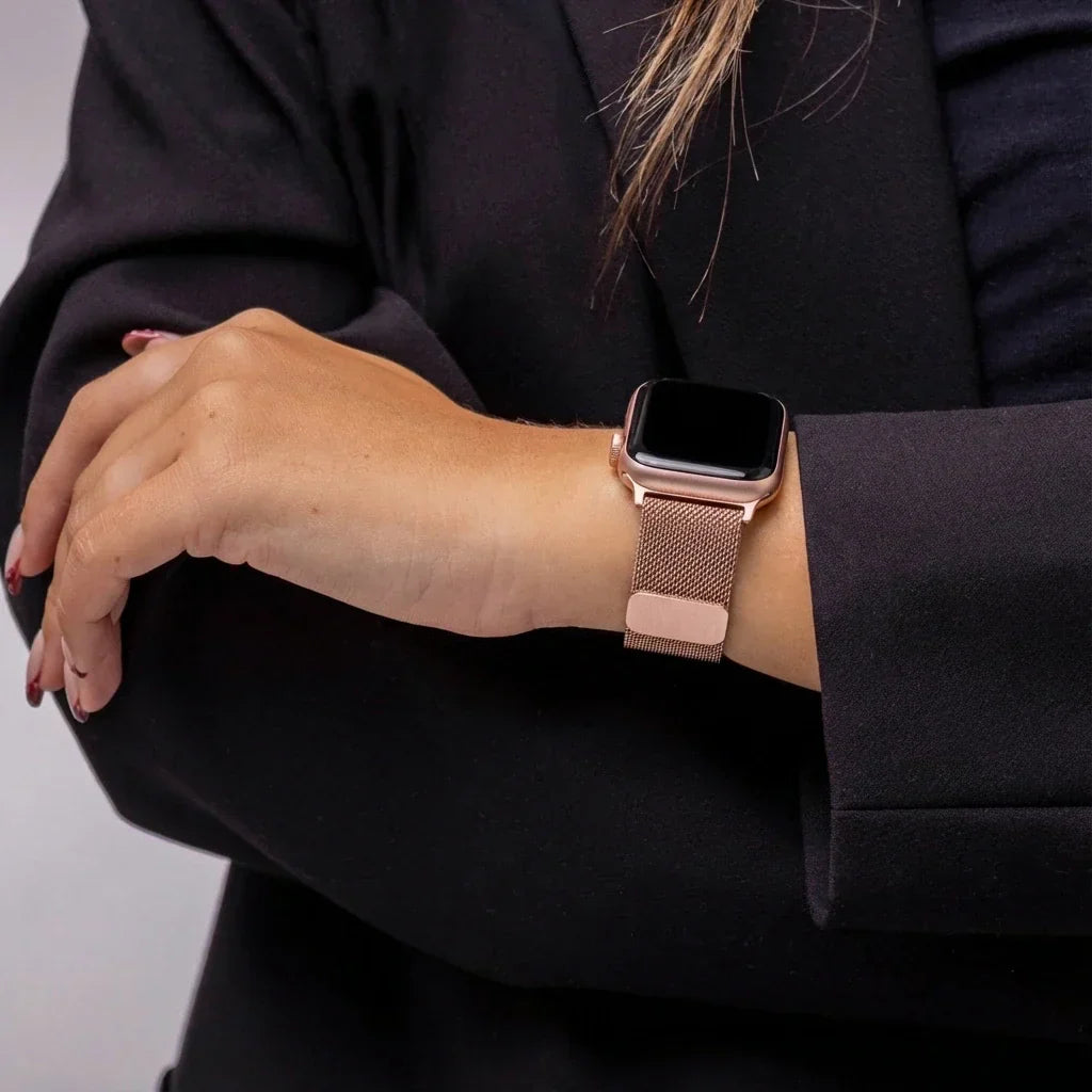 Apple Watch milánói szíj csattal rózsaszínben