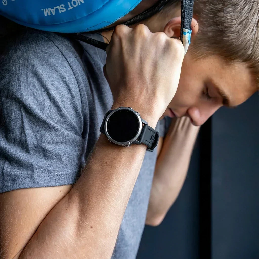 Fekete szilikon szíj Garmin Fenix 5S és 6S órákhoz