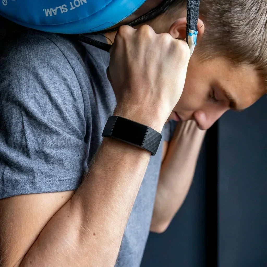 Fekete szilikon szíj Fitbit Charge 4 okosóra szíjhoz