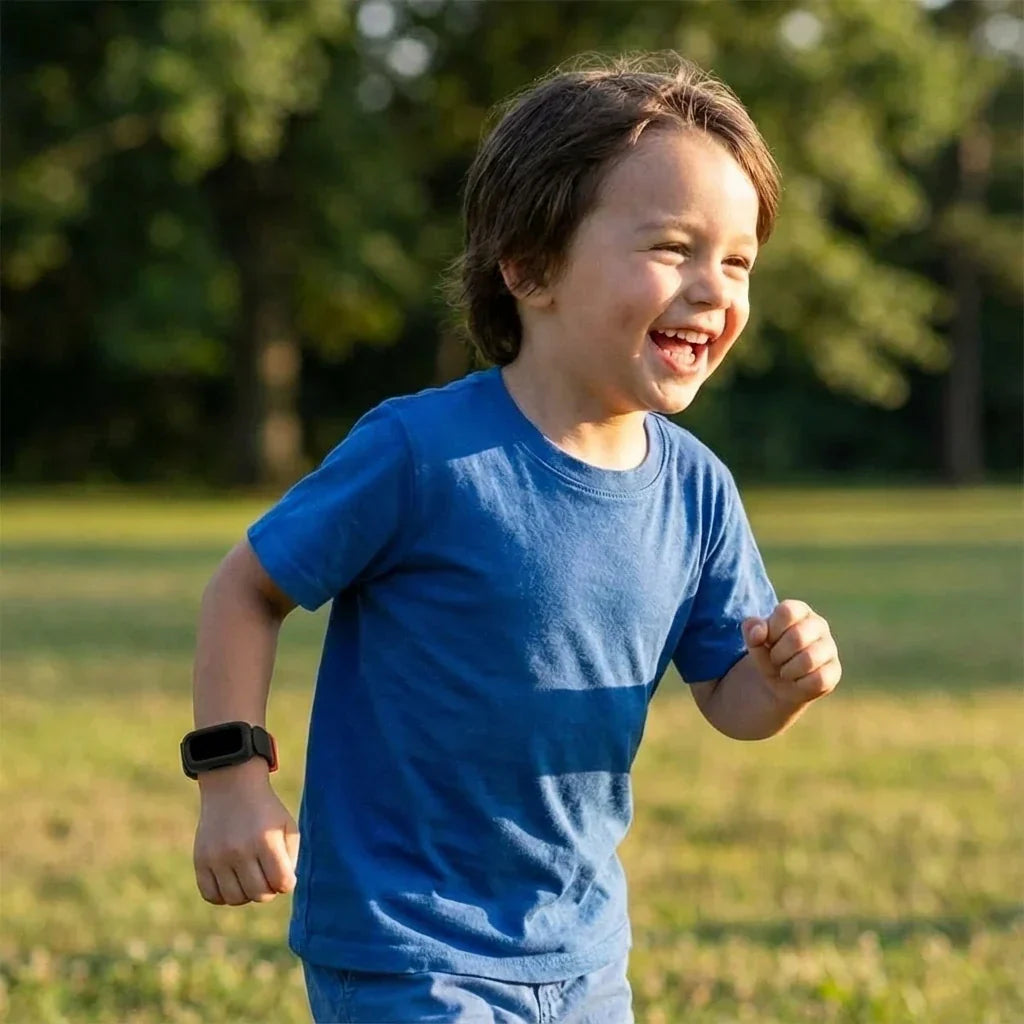 Fitbit Ace 3 szilikon szíj fekete és piros színben